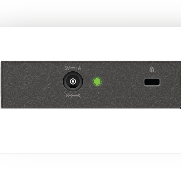 D-Link 5 Port Gigabit Unmanaged Metal Desktop Switch, Plug and play, QoS, Cable - Picture 2 of 10